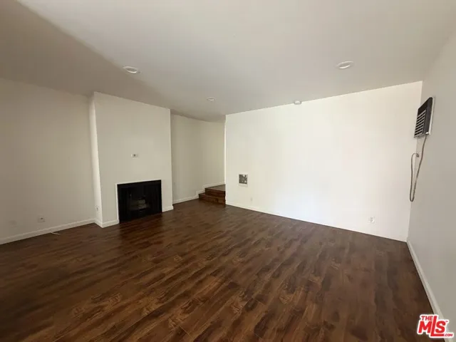 1337 N Sierra Bonita Avenue 204, Los Angeles, California 90046