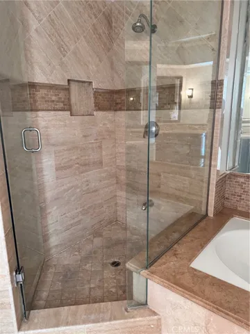 Master suite 1 bath & shower