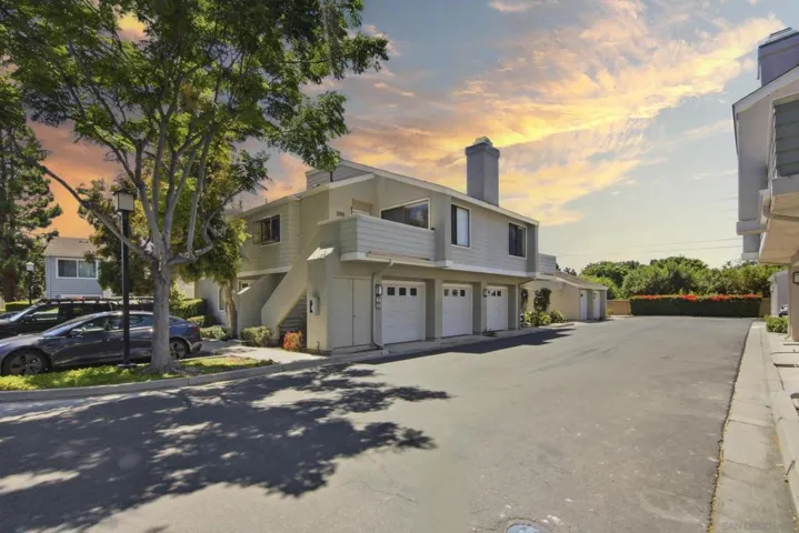 387 Deerfield 77, Irvine, California 92606