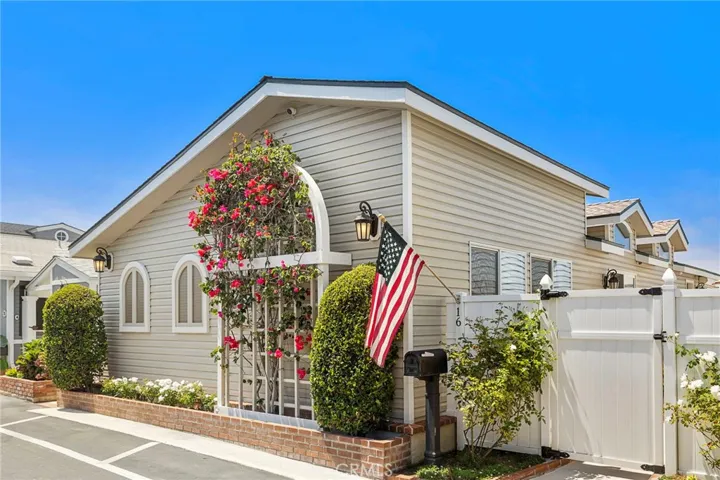1880 N El Camino Real 16, San Clemente, California 92672