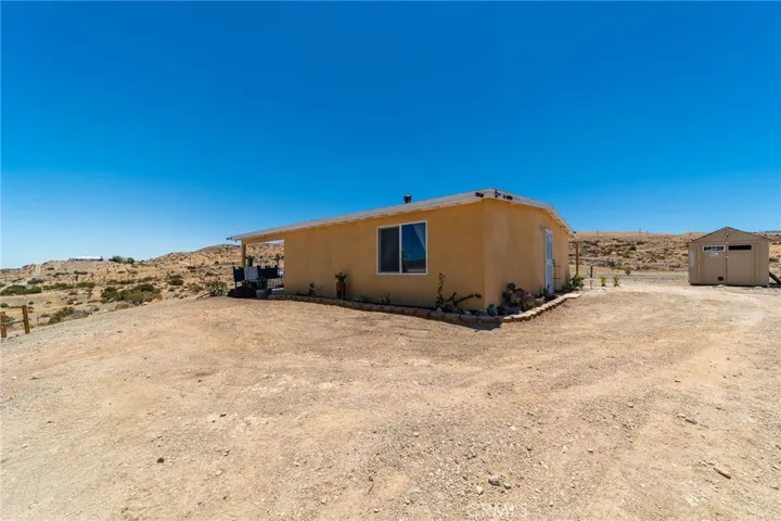 25333 Valley View, Apple Valley, California 92308