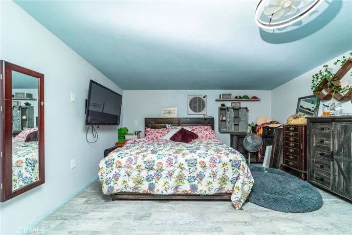 25333 Valley View, Apple Valley, California 92308