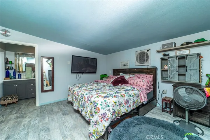25333 Valley View, Apple Valley, California 92308