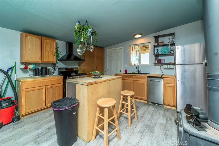 25333 Valley View, Apple Valley, California 92308