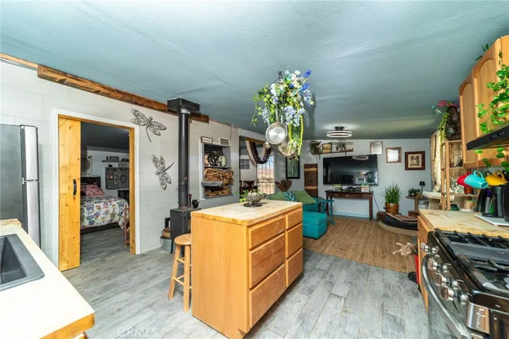 25333 Valley View, Apple Valley, California 92308