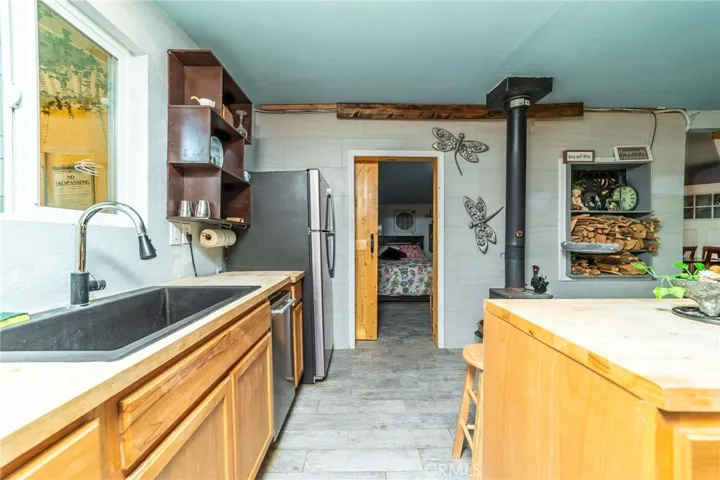 25333 Valley View, Apple Valley, California 92308