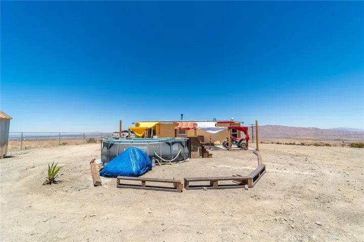 25333 Valley View, Apple Valley, California 92308