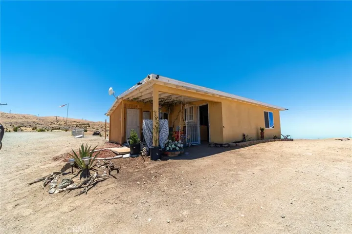 25333 Valley View, Apple Valley, California 92308