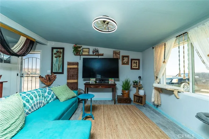 25333 Valley View, Apple Valley, California 92308