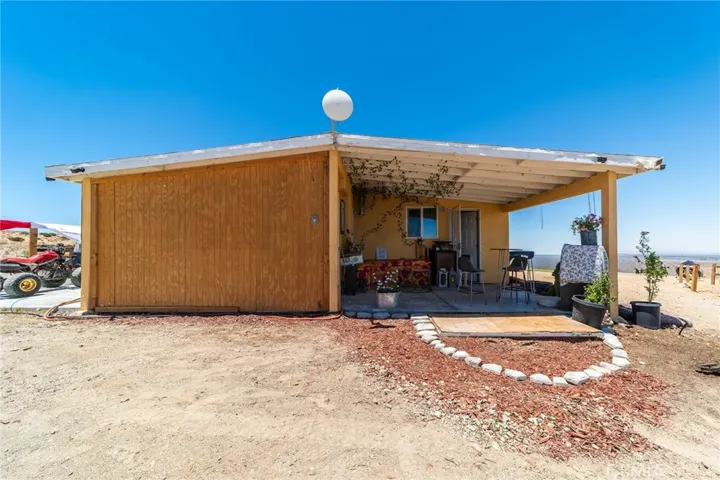 25333 Valley View, Apple Valley, California 92308