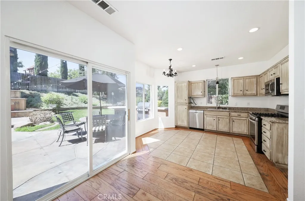 SLIDE OFF KITCHEN TO BACKYARD