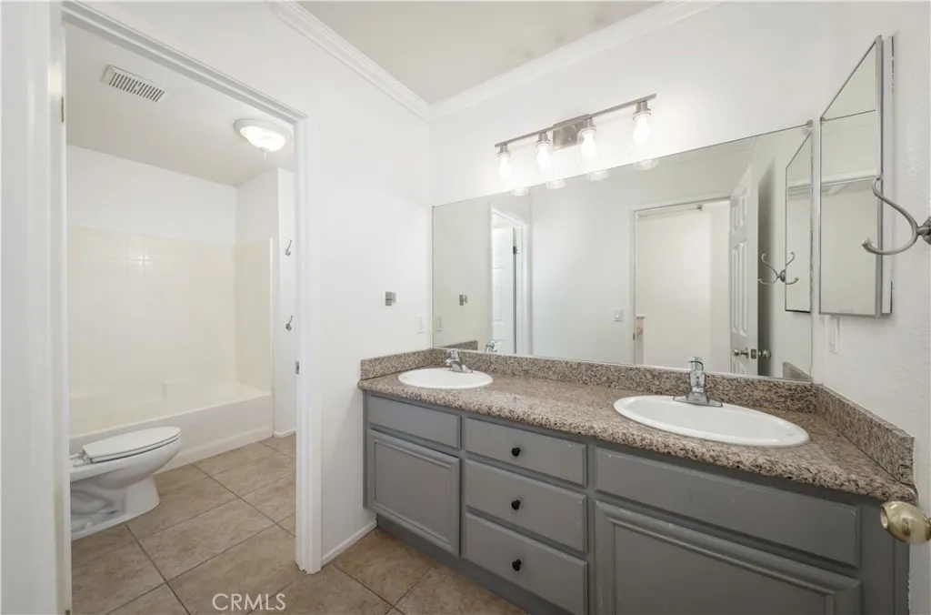 DUAL SINK UPPER BATH