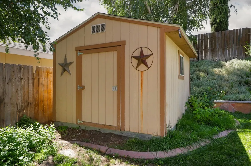 SHED IN YARD