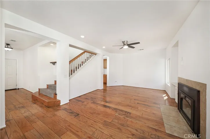 GORGEOUS FLOOR - FAMILY ROOM