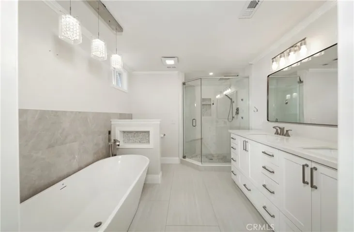 GORGEOUS NEWLY BUILT OUT PRIMARY BATHROOM