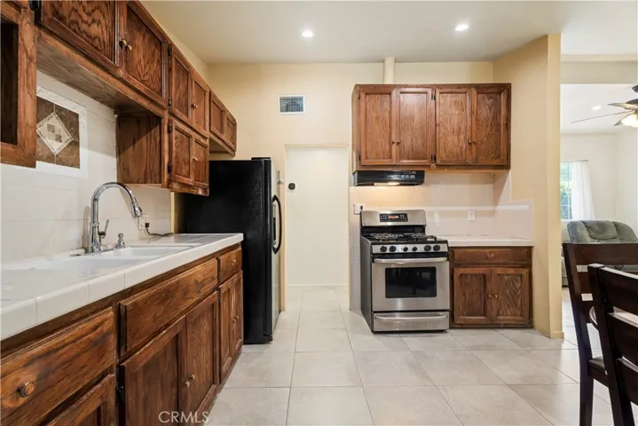 19012 Drycliff, Canyon Country, California 91351