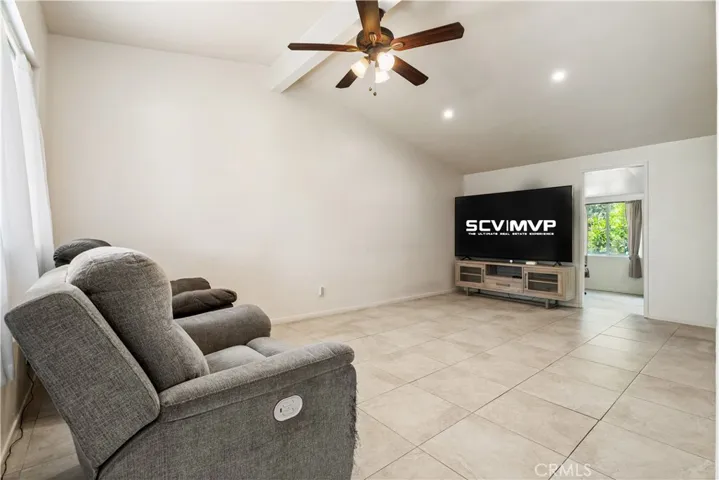 19012 Drycliff, Canyon Country, California 91351