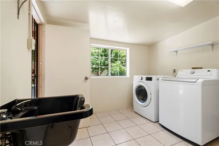 19012 Drycliff, Canyon Country, California 91351