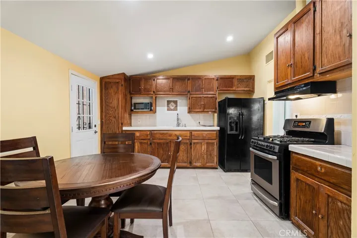19012 Drycliff, Canyon Country, California 91351