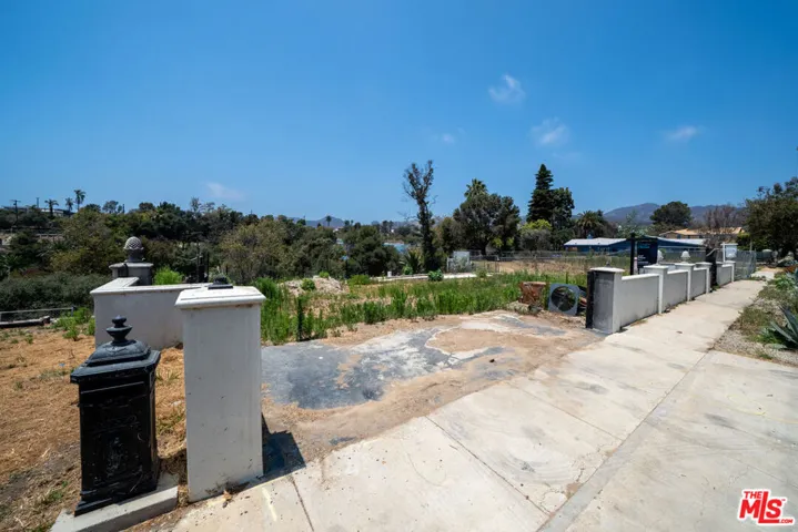 747 Radcliffe Avenue, Pacific Palisades, California 90272