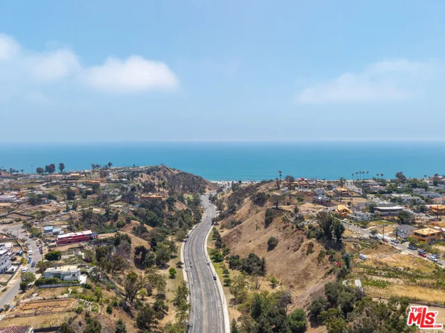 747 Radcliffe Avenue, Pacific Palisades, California 90272