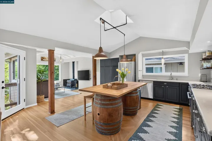 2531 Warm Springs Rd, Glen Ellen, California 95442