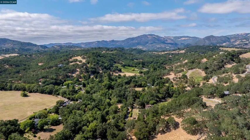 2531 Warm Springs Rd, Glen Ellen, California 95442