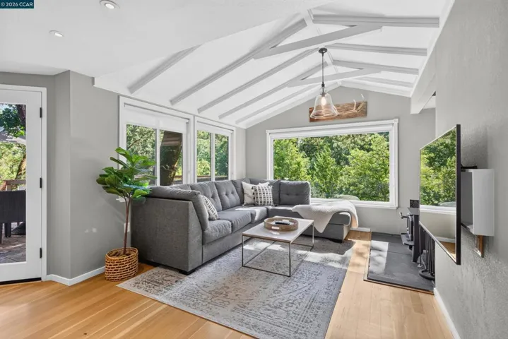 2531 Warm Springs Rd, Glen Ellen, California 95442