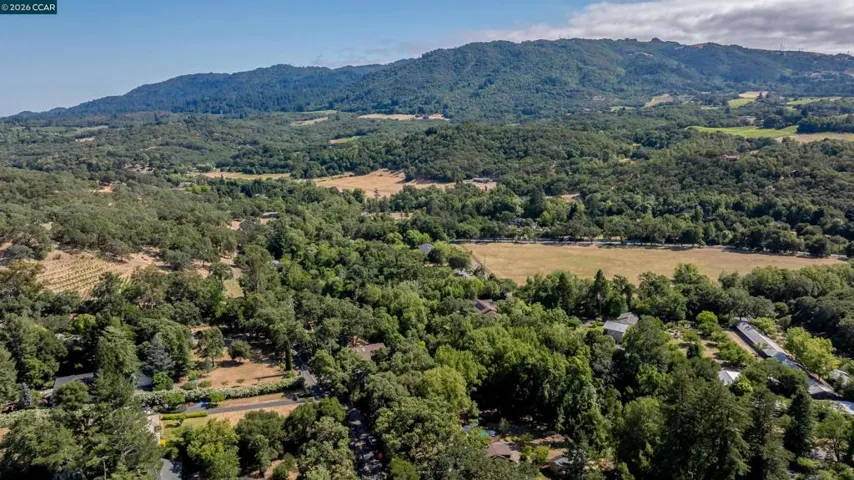 2531 Warm Springs Rd, Glen Ellen, California 95442