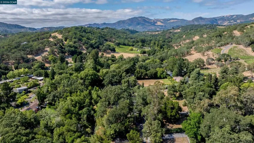2531 Warm Springs Rd, Glen Ellen, California 95442