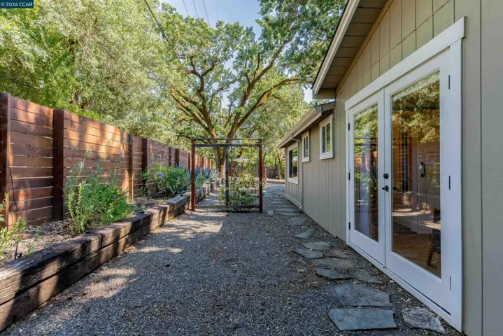 2531 Warm Springs Rd, Glen Ellen, California 95442