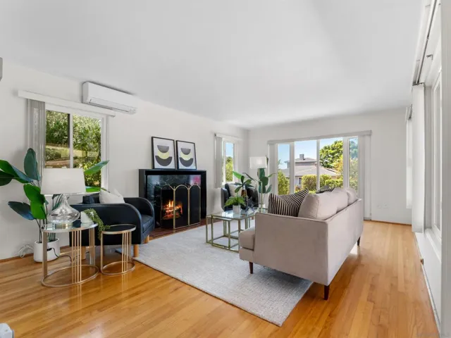 2136 Guy, San Diego, California 92103