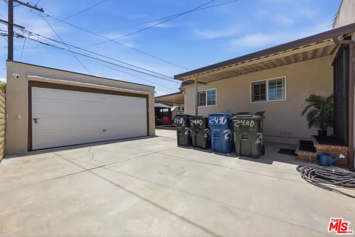 2430 W 77th Street, Inglewood, California 90305