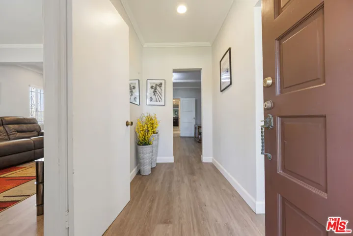2430 W 77th Street, Inglewood, California 90305