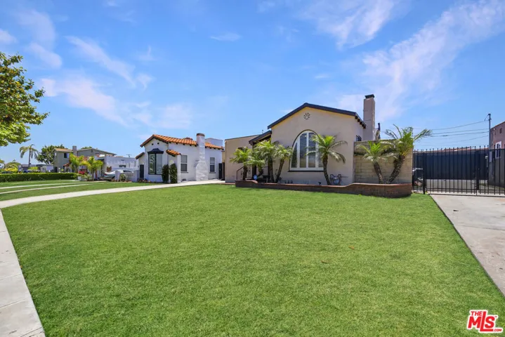 2430 W 77th Street, Inglewood, California 90305