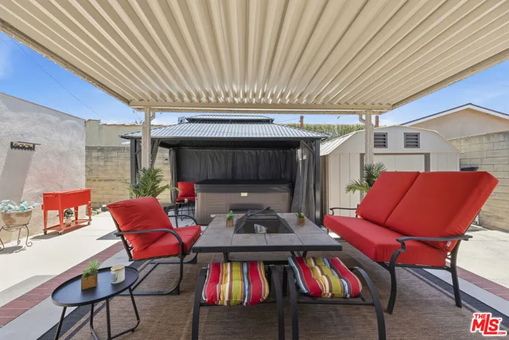 2430 W 77th Street, Inglewood, California 90305