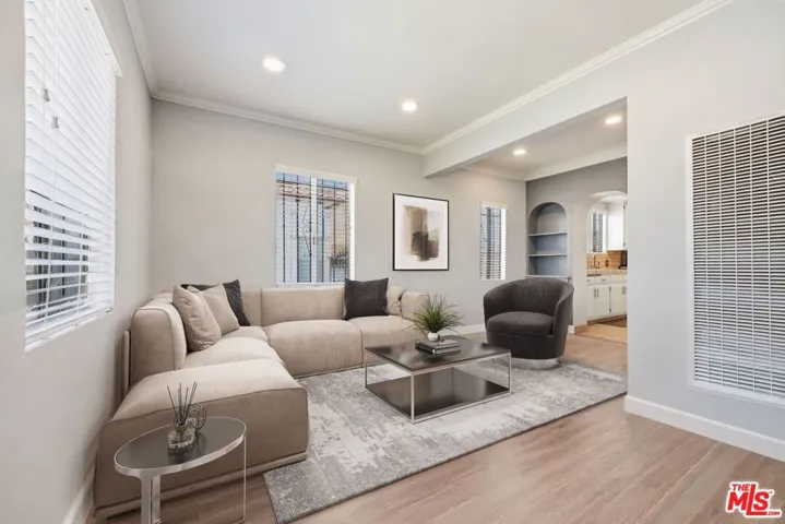 2430 W 77th Street, Inglewood, California 90305