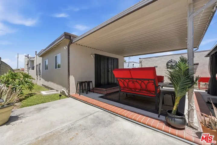 2430 W 77th Street, Inglewood, California 90305