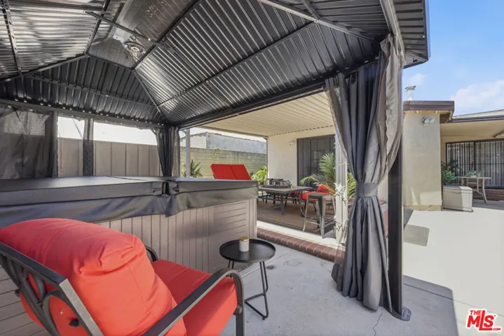 2430 W 77th Street, Inglewood, California 90305