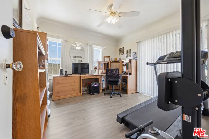2430 W 77th Street, Inglewood, California 90305