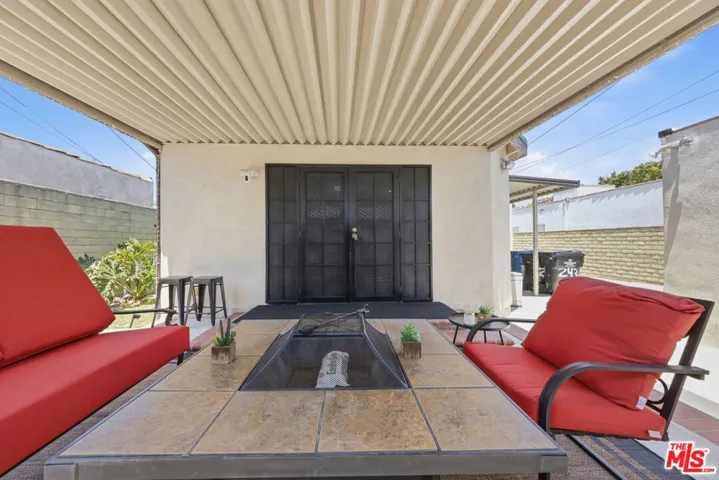 2430 W 77th Street, Inglewood, California 90305