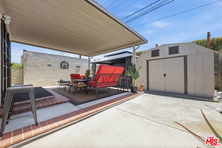 2430 W 77th Street, Inglewood, California 90305