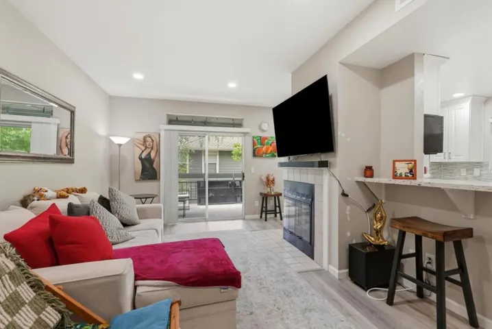 7750 Canyon Meadow Circle G, Pleasanton, California 94588