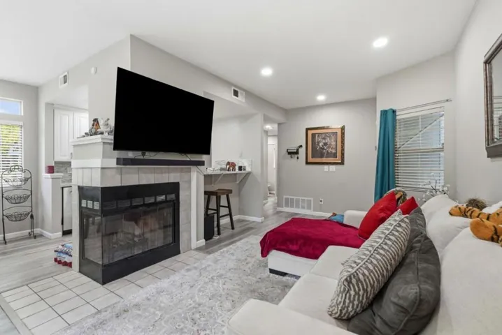 7750 Canyon Meadow Circle G, Pleasanton, California 94588