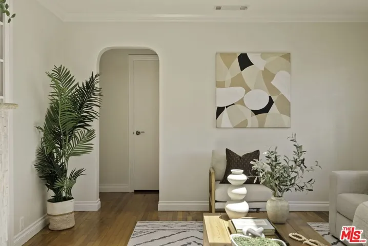 8137 Regis Way, Los Angeles, California 90045