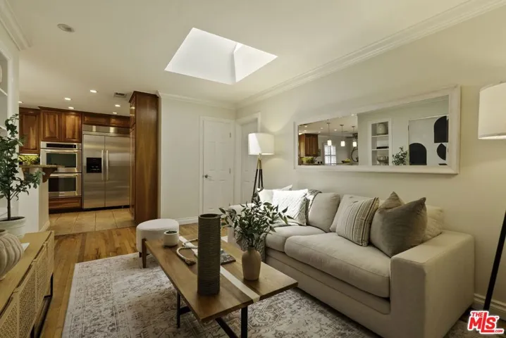 8137 Regis Way, Los Angeles, California 90045