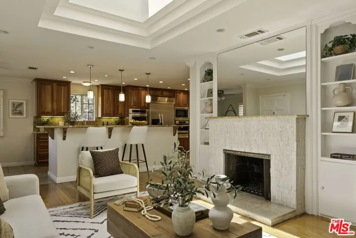 8137 Regis Way, Los Angeles, California 90045