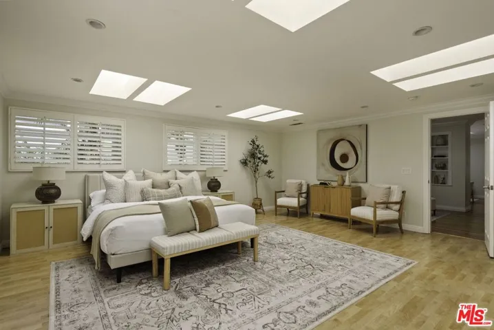 8137 Regis Way, Los Angeles, California 90045