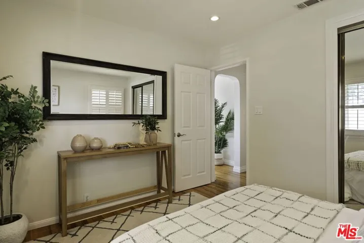 8137 Regis Way, Los Angeles, California 90045