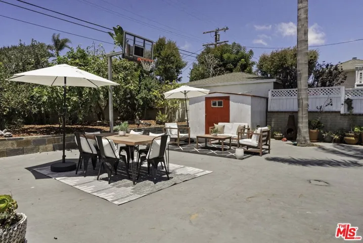 8137 Regis Way, Los Angeles, California 90045